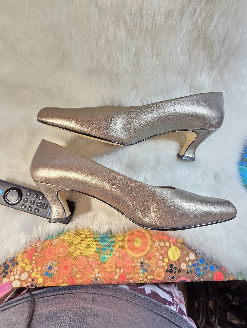 Preview Collection Metallic Bronze Low Kitten-Heel Leather Pumps - Picture 5 of 11